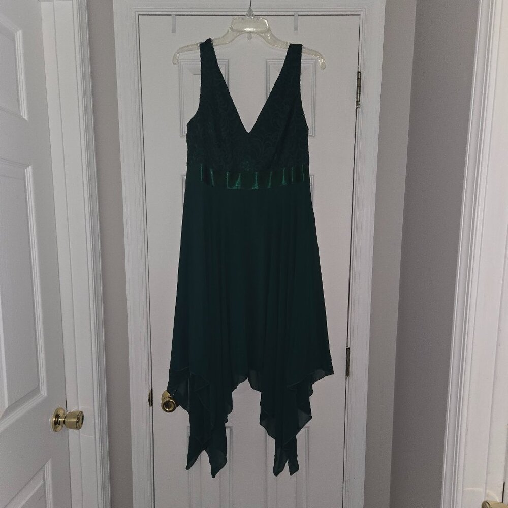 Ever Pretty, asymmetrical, green, Size 14, NWT